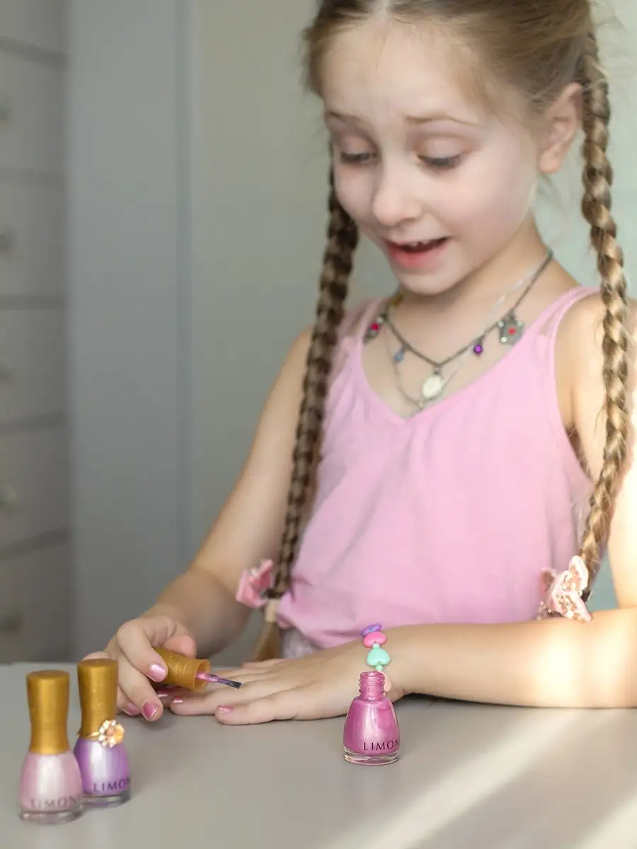 LIMONI Лак для ногтей    10 тон  7 мл. "Bambini"